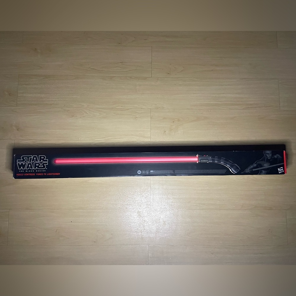 Star Wars: The Black Series Asajj Ventress Force FX Lightsaber Factory Sealed